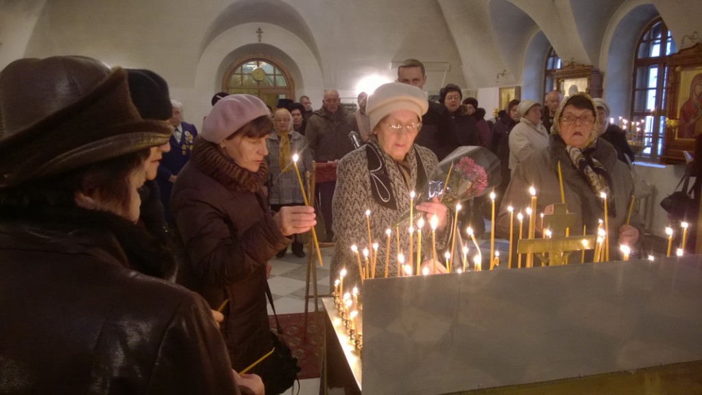 Фотоотчет с панихиды по жертвам политических репрессий