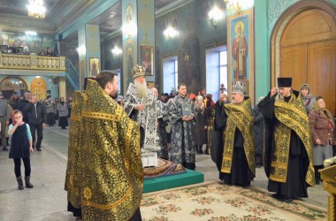 Чин пасии в Казанском соборе Волгограда. 15 марта 2015 года.