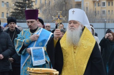 Митрополит Волгоградский и Камышинский Герман совершил молебен перед началом строительства Александро-Невского собора