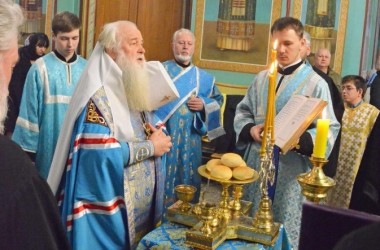 В канун праздника Благовещения Пресвятой Богородицы митрополит Волгоградский и Камышинский Герман совершил Всенощное бдение