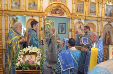 Божественная литургия в день празднования Урюпинской иконе Божией Матери