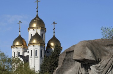 В храмах Волгограда молились об упокоении погибших в годы Великой Отечественной войны