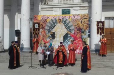 Пасхальный крестный ход в Тракторозаводском районе Волгограда