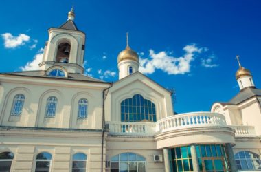 Приглашаем побеседовать со священником в храме преподобного Сергия Радонежского