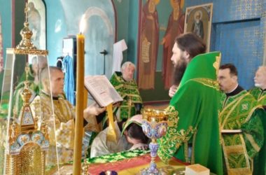 За праздничным богослужением награждены священнослужители Волгоградской епархии
