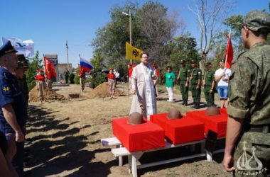 В Калачевском благочинии состоялось перезахоронение останков советских воинов