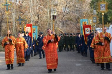 В день Димитрия Солунского камышане прошли крестным ходом с его иконой.