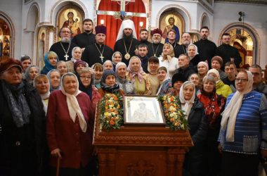 В день памяти святителя Спиридона Тримифунтского владыка Феодор совершил Божественную литургию