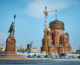 На главный купол собора Александра Невского установлен крест: фотогалерея