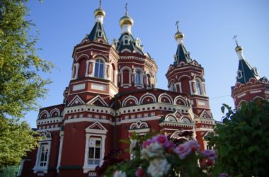 Воскресная школа при Казанском соборе приглашает всех учиться петь
