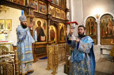 В храме преподобного Сергия Радонежского чествовали Смоленскую икону Богородицы