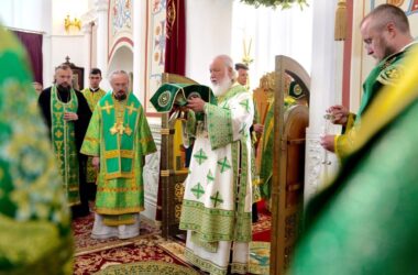 В день памяти прп. Евфросинии Полоцкой Предстоятель Русской Церкви совершил Литургию в Спасо-Евфросиниевском монастыре Полоцка