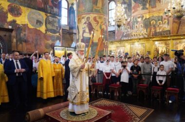 В праздник Крещения Руси Святейший Патриарх Кирилл совершил Литургию в Успенском соборе Московского Кремля
