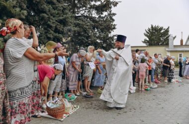 Воспитанники детского дома побывали на богослужении в Никольском соборе