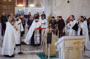 В Александро-Невском соборе совершена панихида по жертвам политических репрессий