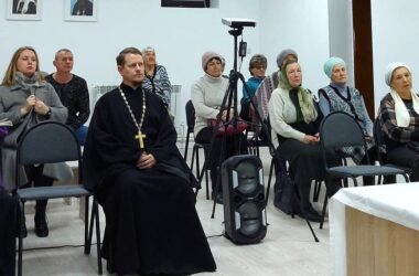 Значению Церкви в современном российском обществе посвятили встречу на приходе