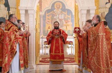 Глава Волгоградской епархии совершил Литургию в день памяти мучениц Агапии, Ирины и Хионии