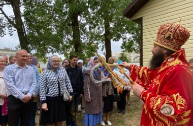 В праздник святых Жён-мироносиц митрополит Феодор совершил Божественную литургию