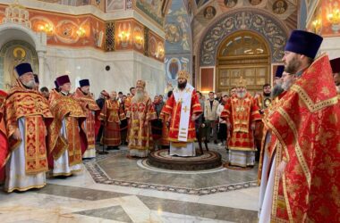 В праздник Антипасхи архипастыри Волгоградской митрополии совершили Литургию в Александро-Невском кафедральном соборе