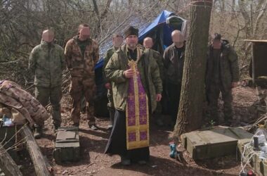 Волгоградский священник окормляет воинов на передовой и в военном госпитале