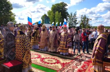 Глава Волгоградской митрополии участвует в торжествах к 600-летию явления Годеновского креста