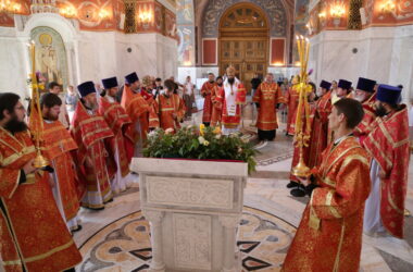 Митрополит Волгоградский и Камышинский Феодор совершил Божественную литургию в день памяти священномученика Гермогена