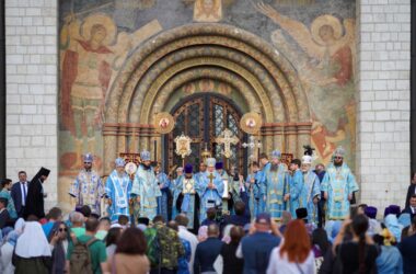 В праздник Успения Пресвятой Богородицы Святейший Патриарх Кирилл совершил Литургию в Успенском соборе Московского Кремля