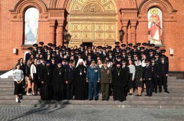 «Надеждо христиан, от лютых бед, огня и грома избави на Тя уповающия и спаси души наша, яко милосерда»