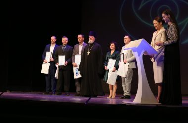 В Волгограде наградили работников ведущего офтальмологического центра