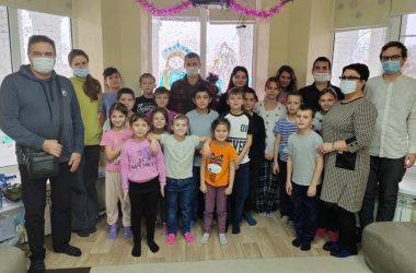 Православные активисты рассказали воспитанникам социально-реабилитационного центра о Рождестве Христовом