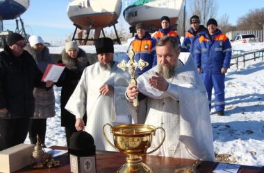 Фоторепортаж: Крещенское водосвятие в благочиниях Волгоградской епархии