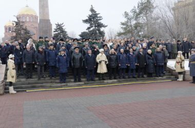 В Волгограде почтили память защитников Отечества