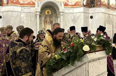 В канун дня памяти священномученика Николая Попова в главном храме Волгограда совершено архиерейское богослужение