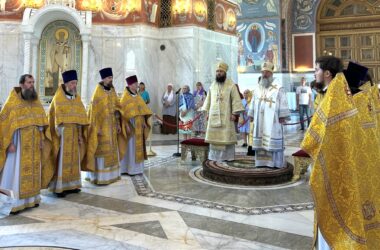 В день памяти святителя Иоанна (Максимовича) митрополит Феодор и митрополит Кирилл совершили Литургию