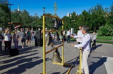 «Александровский звон» собрал волгоградцев и гостей города возле кафедрального собора