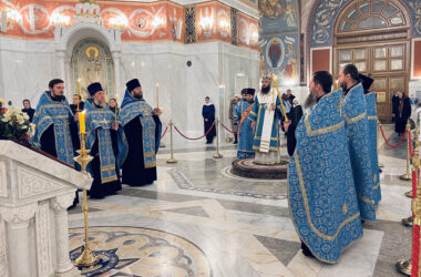 В канун празднования иконе Божией матери «Знамение» митрополит Феодор совершил полиелей