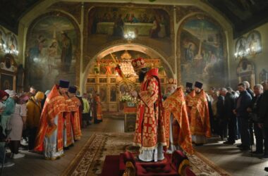 Митрополит Феодор совершил богослужения Фоминой Недели