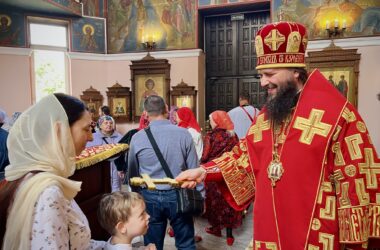 Митрополит Феодор возглавил престольный праздник храма великомученика Георгия Победоносца