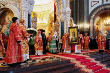 Митрополит Феодор сослужил Святейшему Патриарху Кириллу в день памяти равноапостольных Мефодия и Кирилла