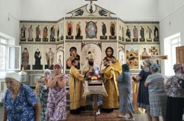 Митрополит Феодор совершил Литургию в Неделю 7-ю по Пятидесятнице