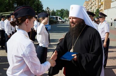 Митрополит Феодор поздравил выпускников Волгоградской академии МВД с завершением обучения