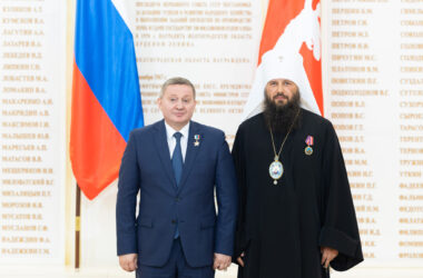 Митрополиту Феодору вручена награда Волгоградской области — орден Святого благоверного князя Александра Невского