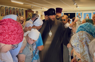 Митрополит Феодор возглавил богослужение престольного праздника в храме преподобного Серафима Саровского