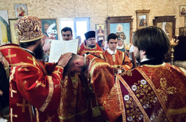 Митрополит Феодор возглавил престольный праздник храма великомученика Пантелеимона