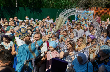 Литургию престольного праздника в Успенском храме Волгограда возглавил митрополит Феодор