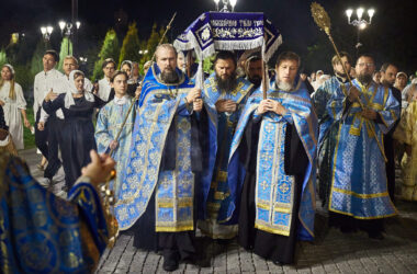 Митрополит Феодор совершил чин Погребения Пресвятой Богородицы