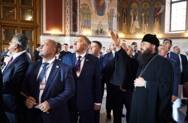 Участники межпарламентского форума посетили главный храм города