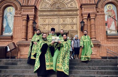 Волгоградцы проводили ковчег с частицей мощей блаженной Матроны