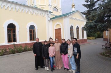 В Никольском соборе прошла встреча с воспитанниками Камышинского СРЦ