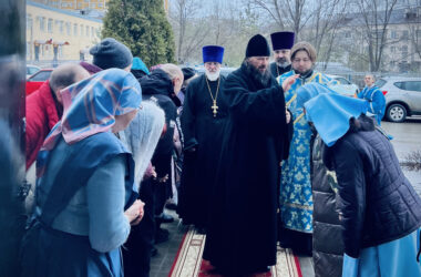 Духовное торжество в храме иконы Божией Матери «Нечаянная Радость» возглавил митрополит Феодор
